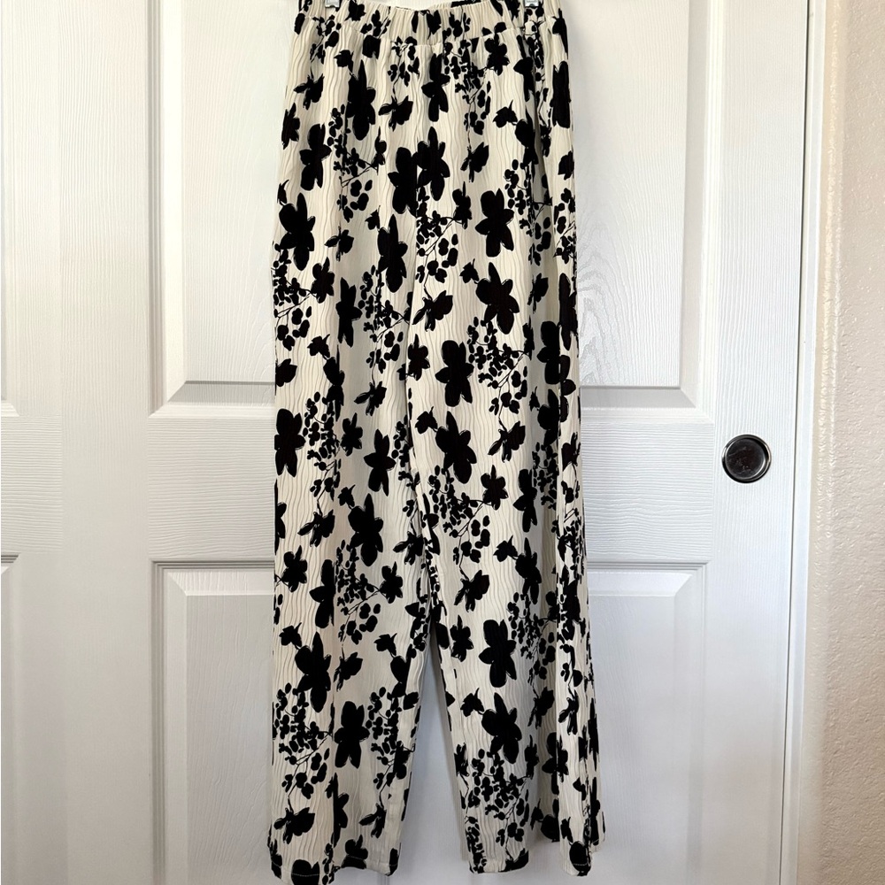 Lulus Modern Direction Cream Floral Plisse High Rise Pants White